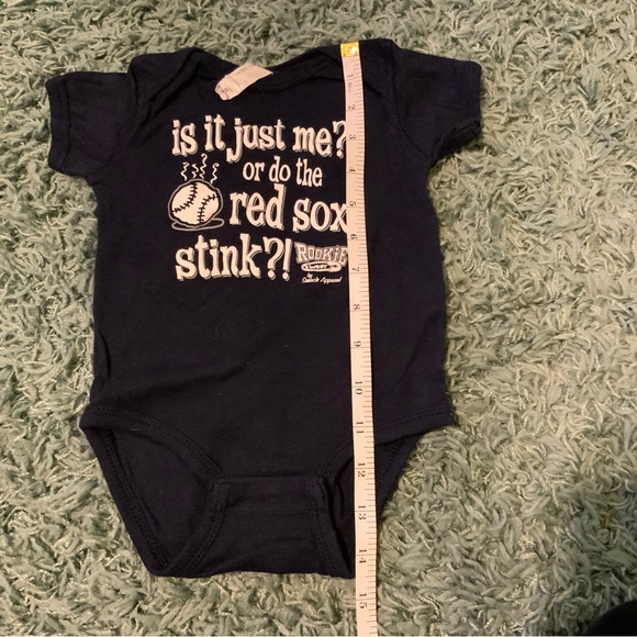 ⭐️ 5 for $15 NY Yankees vs Red Sox Onesie - Picture 3 of 4